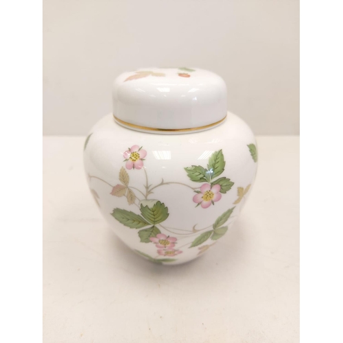 691 - 2x pieces of Wedgwood bone china wild strawberry pattern, one lidded pot (10cm) and one small vase (... 