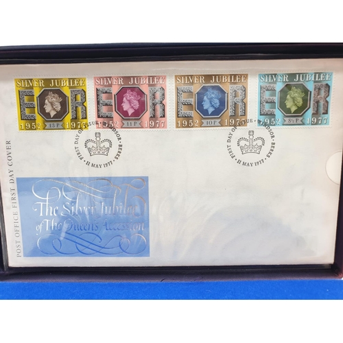 468 - DANBURY MINT QUEEN's 1977 SILVER JUBILEE Stamp collection to include SILVER stamp ingot, weight 73g,... 