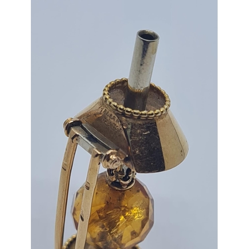 537 - Vintage lantern brooch with citrine stone, weight 6g and 3.3cm long approx