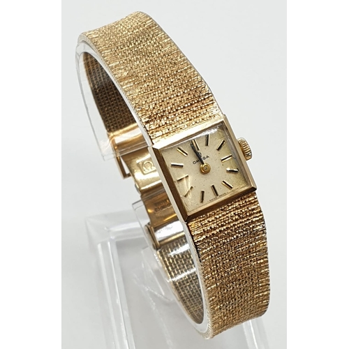 41 - 9ct Yellow Gold Omega Manual wind ladies Bracelet watch. Full working order and very good condition ... 