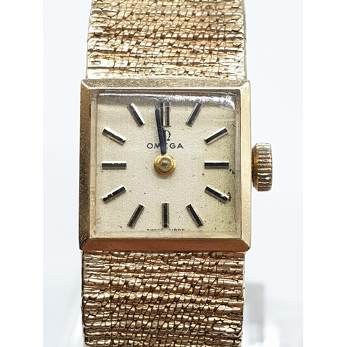 41 - 9ct Yellow Gold Omega Manual wind ladies Bracelet watch. Full working order and very good condition ... 