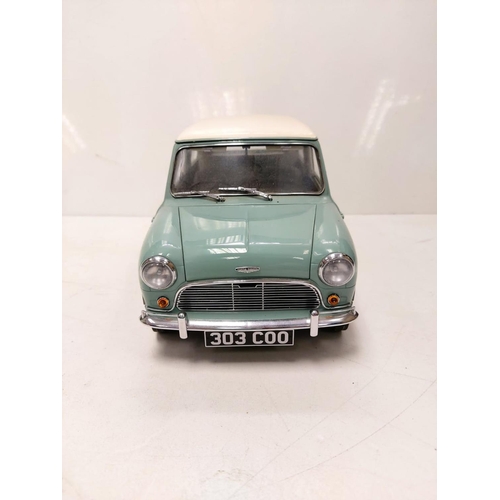 572 - A limited edition, sun star model 1961 Austin Seven Cooper. Good condition with box. 1:12 scale. 
L2... 