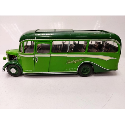 573 - A limited edition, vintage Sunstar 1949 Bedford OB 370 Southdown. 1:24 scale model. Good condition w... 