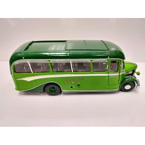 573 - A limited edition, vintage Sunstar 1949 Bedford OB 370 Southdown. 1:24 scale model. Good condition w... 