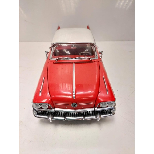 578 - A Sunstar, platinum collection 1958 Buich, limited Har top. Model size 1:18. Good condition with box... 