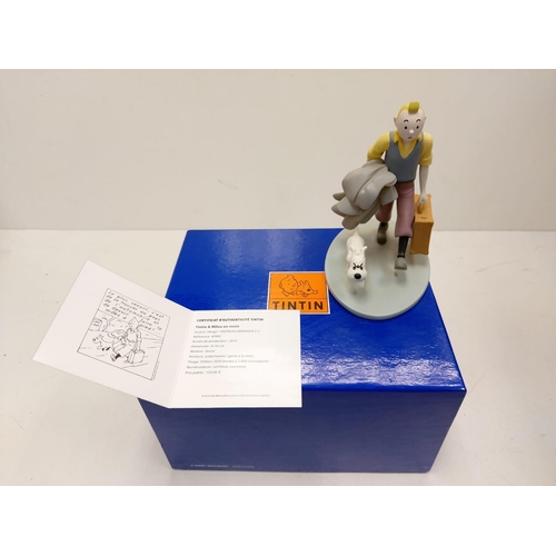 586 - A Tin Tin Herge Moulinsart model of Tin Tin with Snowy - with certificate of authenticity. Height: 1... 