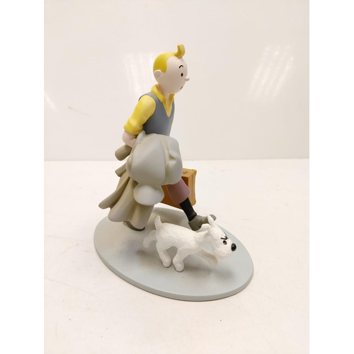 586 - A Tin Tin Herge Moulinsart model of Tin Tin with Snowy - with certificate of authenticity. Height: 1... 