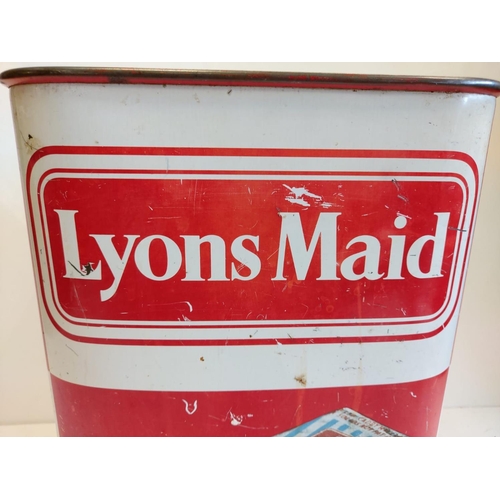 392 - A vintage Lyons Maid ice cream waste container. 
23x32x20 cm.