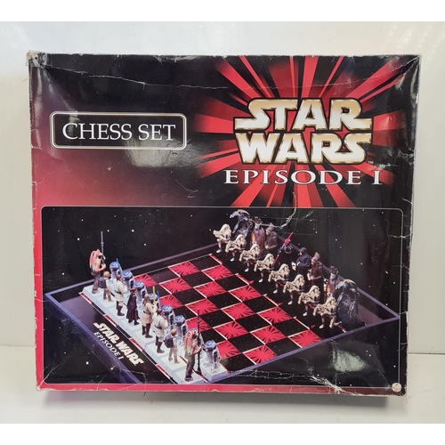 527 - Star Wars Collectable Box Jobhot to include figures, Deathstar Set, 2x Chess Sets, Disney Rogue One ... 