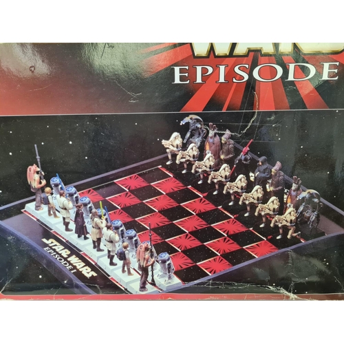 527 - Star Wars Collectable Box Jobhot to include figures, Deathstar Set, 2x Chess Sets, Disney Rogue One ... 