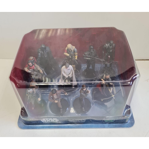 527 - Star Wars Collectable Box Jobhot to include figures, Deathstar Set, 2x Chess Sets, Disney Rogue One ... 