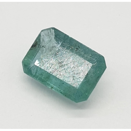 435 - 2.14 Cts Natural emerald. Rectangular step cut. ITLGR certification included. Some markings in the s... 