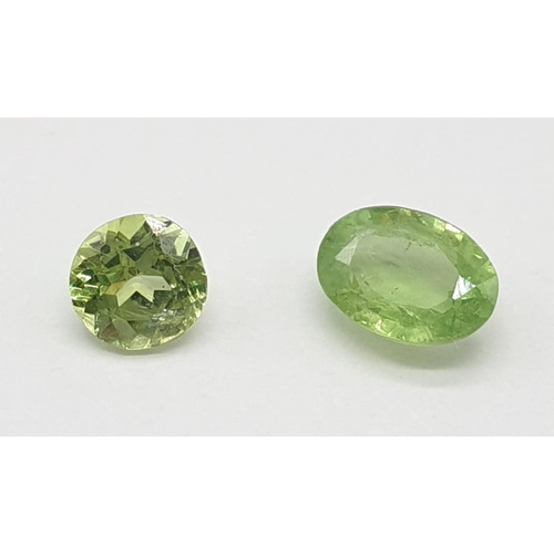 477 - 0.55 Cts Green Grossular Tsavorite garnet. Oval mixed cut stone. GLI certification included.