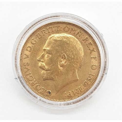 638 - A King George V full gold sovereign dated 1911. London mint. 8 grams in weight.