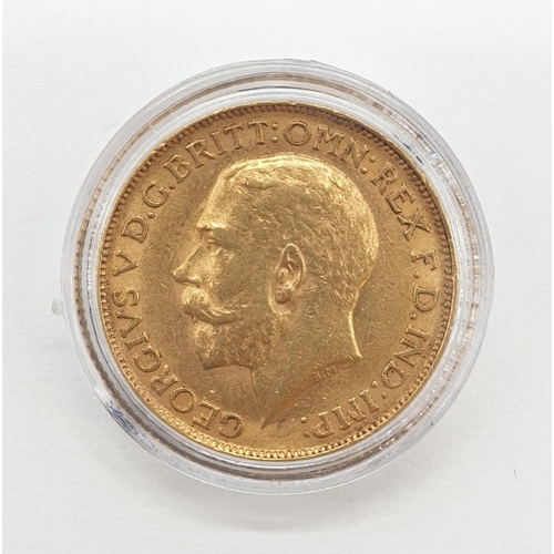 716 - A King George V full gold sovereign dated 1911. London mint. 8 grams in weight.