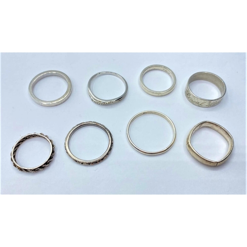 820 - Assortment of 8 x silver BAND RINGS.  20g.