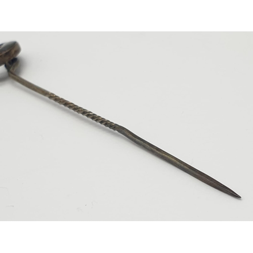 493 - Vintage horse shoe stick pin, 1.9g weight and 8cm long