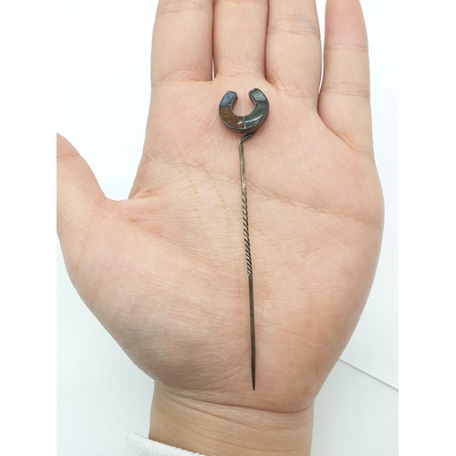 493 - Vintage horse shoe stick pin, 1.9g weight and 8cm long