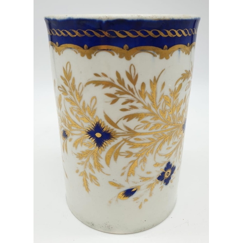 121 - Early English - circa 1800 Caughley Porcelain Tankard, decorated with blue and gilded flowers, 13cm ... 