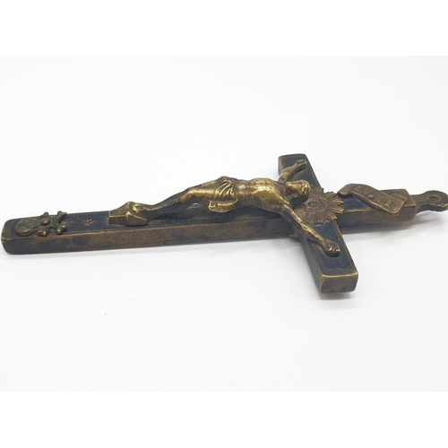 172 - Antique brass crucifix. 10 x 4.5cm in length. 39.7g in weight.