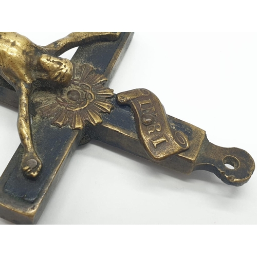 172 - Antique brass crucifix. 10 x 4.5cm in length. 39.7g in weight.