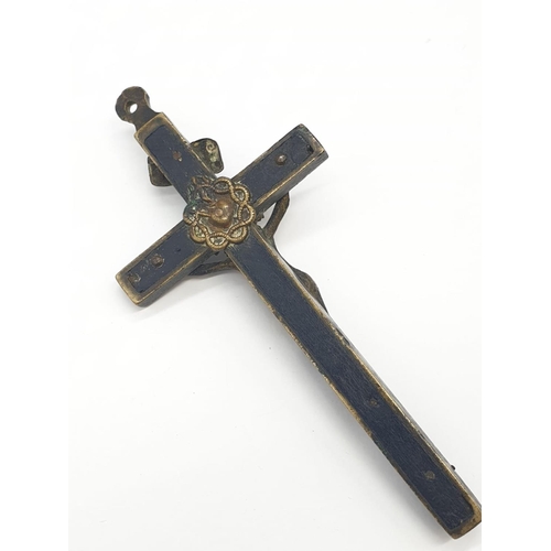 172 - Antique brass crucifix. 10 x 4.5cm in length. 39.7g in weight.