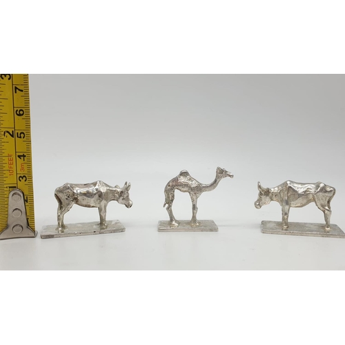 283 - 3 silver animal figures. 95.7g in weight. 3.5x2cm base.