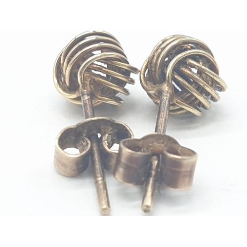 532 - Pair of 9k gold earrings