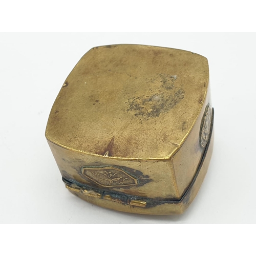 778 - Japanese brass pill box, weight 26.5g, 3x3cm