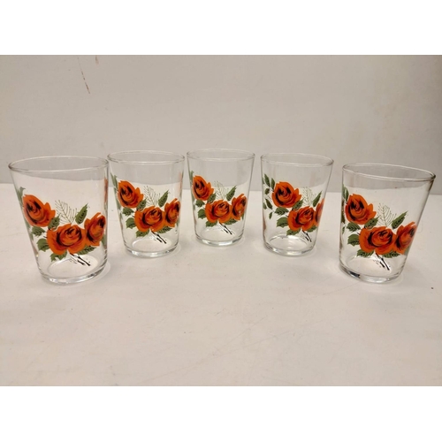 843 - A selection of vintage - funky retro glassware. 3 sets. 17 pieces total.