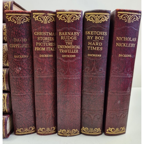 671 - A completed work of Charles Dickens (16 volumes) illustrated by Phiz circa 1900s