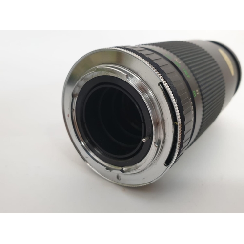 752 - A Steinheil multi coated 'one touch' zoom lens. 70mm - 140mm. Good condition.