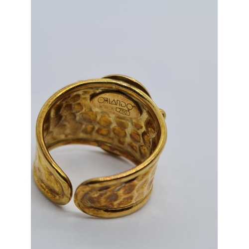 14 - 18ct yellow gold vintage ring with a lady portrait centre, weight 5.7g and size M