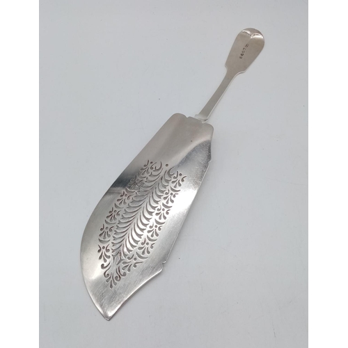 996 - Georgian silver fish slice. Hallmarked London 1827. 31cm in length.