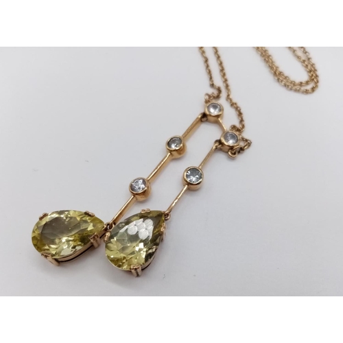 940 - 9CT SAPPHIRE AND PERIDOT PENDANT ON 44CM CHAIN, WEIGHT 6.3G