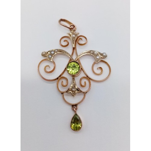 944 - Edwardian peridot and seed pearl pendant set in 9ct gold weight 2.5g