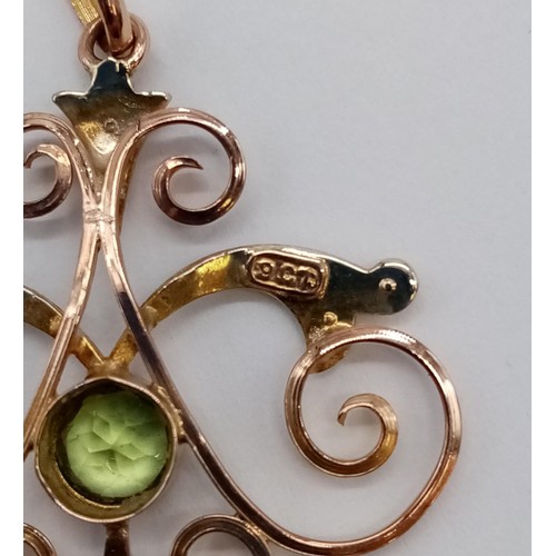 944 - Edwardian peridot and seed pearl pendant set in 9ct gold weight 2.5g