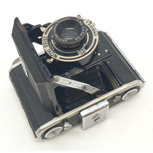 771 - A vintage Zeiss Ikon Telma folding camera. As found.