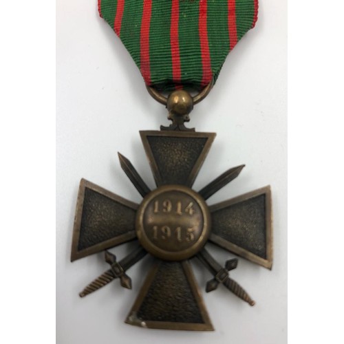 104 - French cross and star (missing oak leaves) 1914-1918