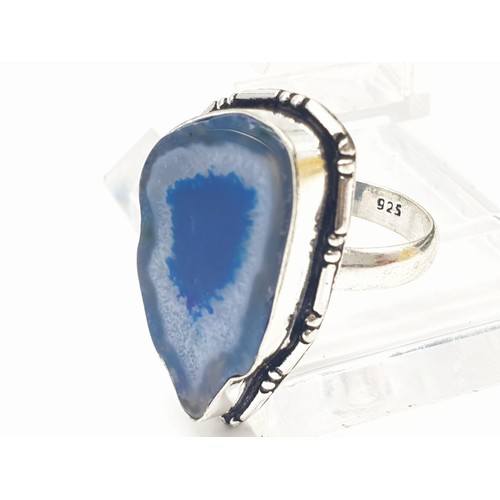 92 - A necklace, bracelet and ring set with blue agate from Botswana, in a presentation case. Necklace le... 