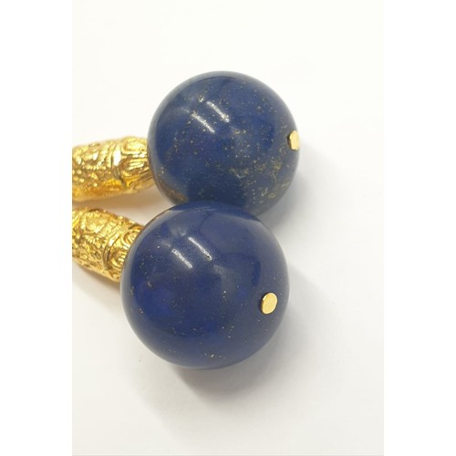 64 - An impressive set of lapis lazuli necklace and earrings, with large (20mm), round, lapis lazuli bead... 