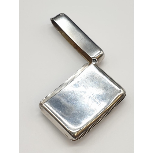 198 - Deakin & Francis 1900 Silver Vesta. 5.5cm x 4.5cm. Weight 45.06 grams