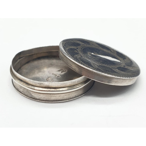 201 - John Thropp silver coin case, Hallmark Birmingham 1809, Slight damage to top. Diameter 2.5cm. Weight... 