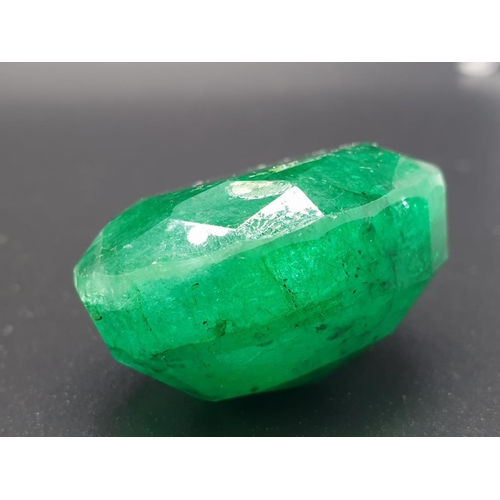 225 - 166.11 Ct Natural Emerald. Oval shape. IGL&I certified