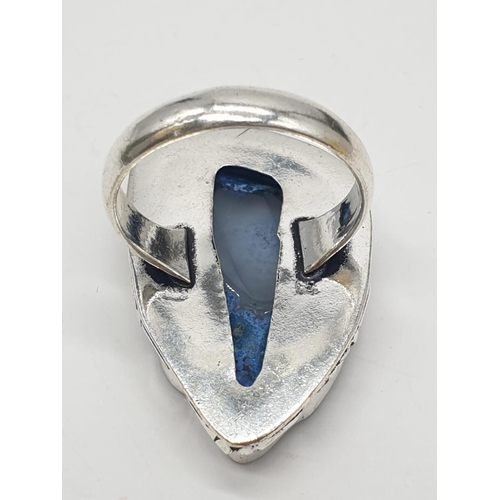 92 - A necklace, bracelet and ring set with blue agate from Botswana, in a presentation case. Necklace le... 