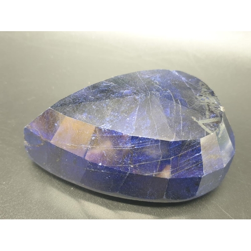 421 - 2508 Ct Natural Blue Sapphire. Pear shape. IGL&I certified