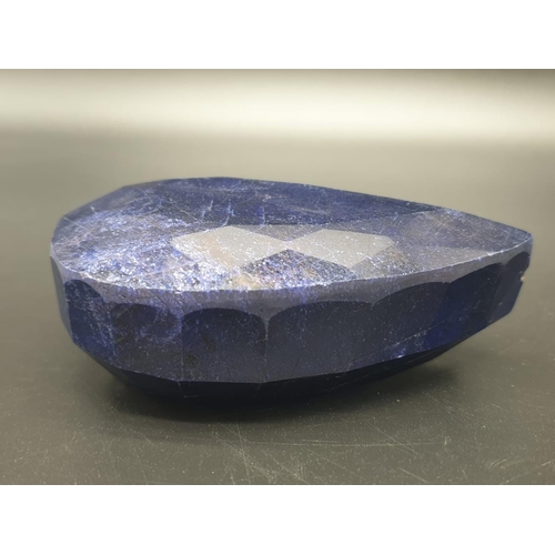 421 - 2508 Ct Natural Blue Sapphire. Pear shape. IGL&I certified