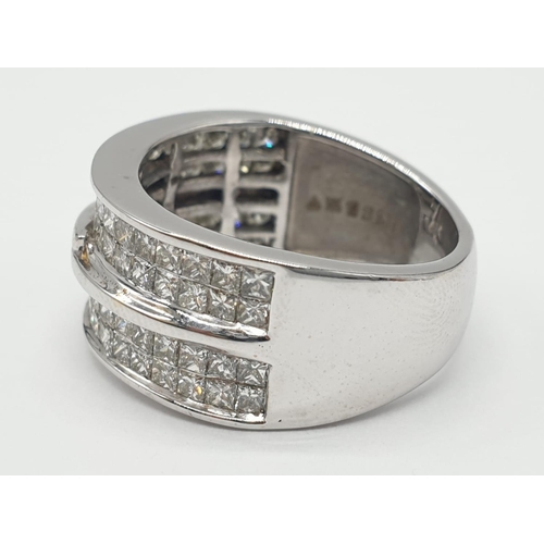 231 - 14ct white gold ring with 1.87ct diamonds. Size M and weighs 6.8g.