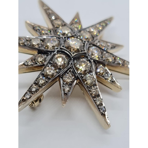 270 - Vintage 18ct Gold Star Brooch with 3 ct of Diamonds.  Weight 8.2g  3.5 cm.