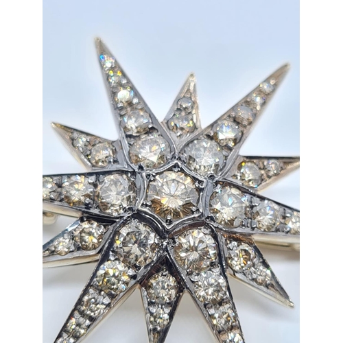 270 - Vintage 18ct Gold Star Brooch with 3 ct of Diamonds.  Weight 8.2g  3.5 cm.